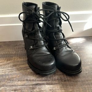 Sorel lace up wedge